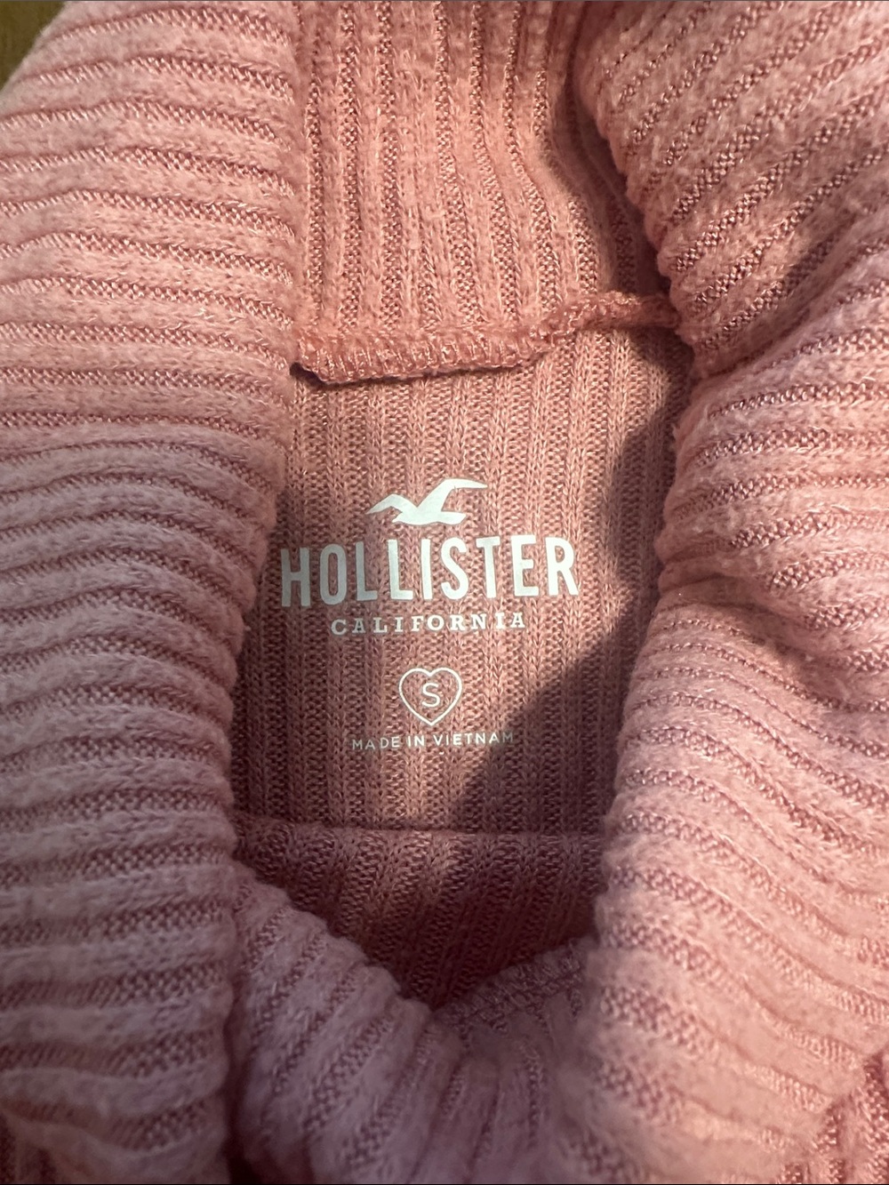 Hollister Cozy Pink Ribbed Cowl Neck cropped Sweater